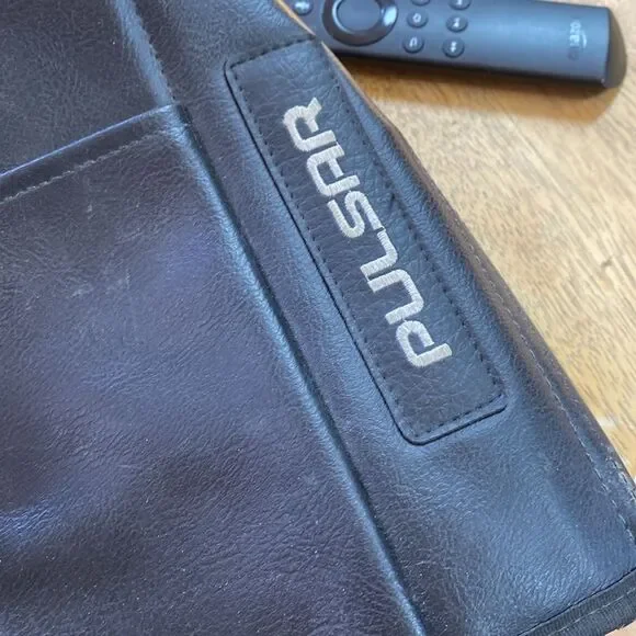 Pulsar bag phone vintage black powers up - Picture 2 of 3